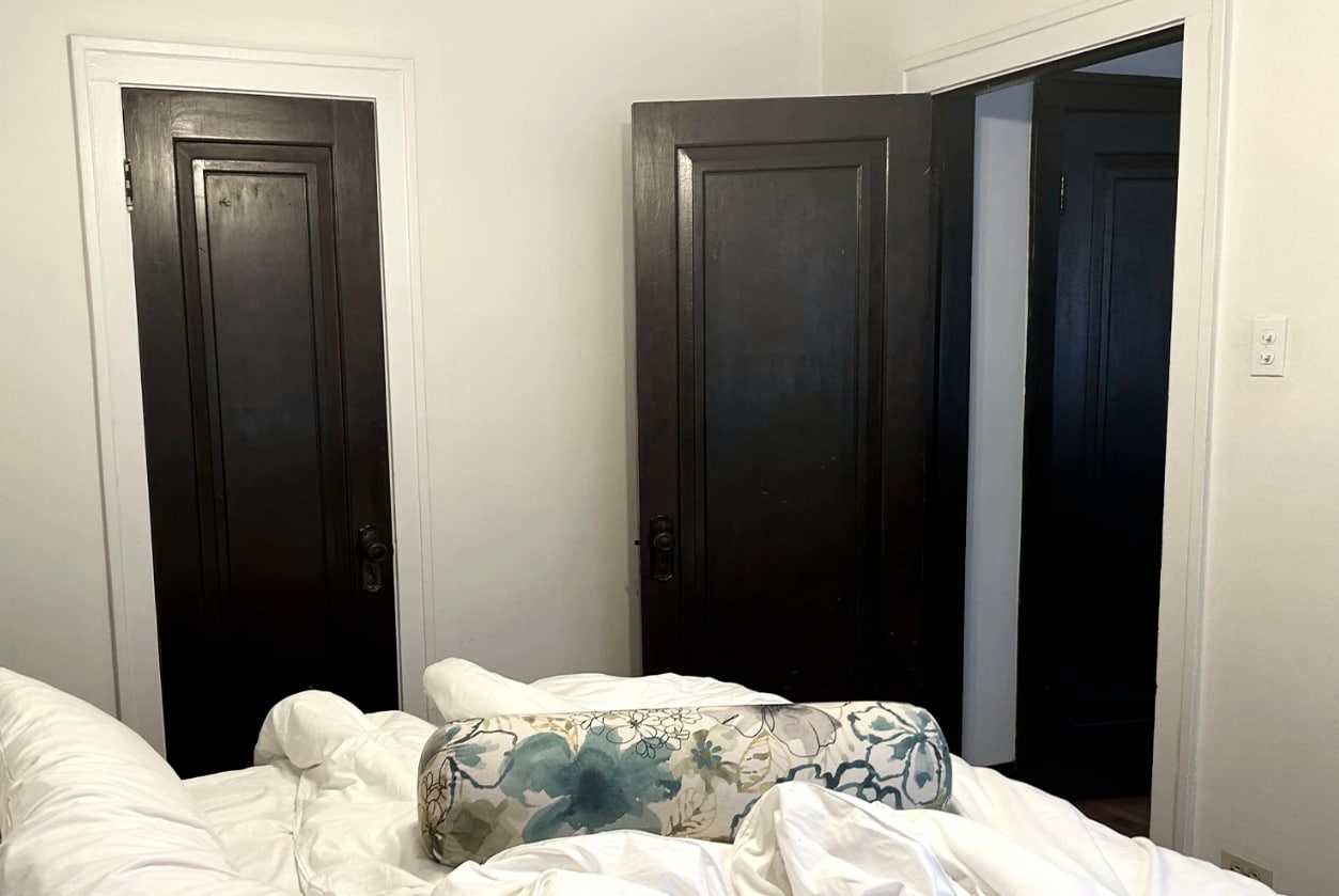 Building Photo - 1909 W Larchmont Ave