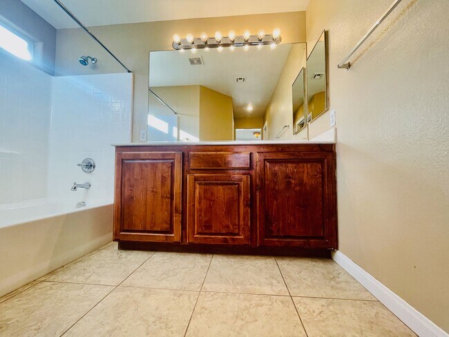 Building Photo - Open Design Plan 3 Bd + Office, 3 bth, New Floors, New paint!