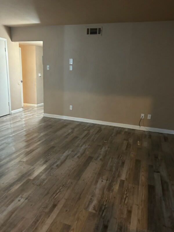 Building Photo - 3215 Clarksville St