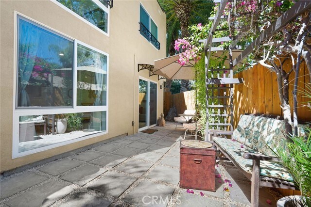 Building Photo - 2258 Helios Dr