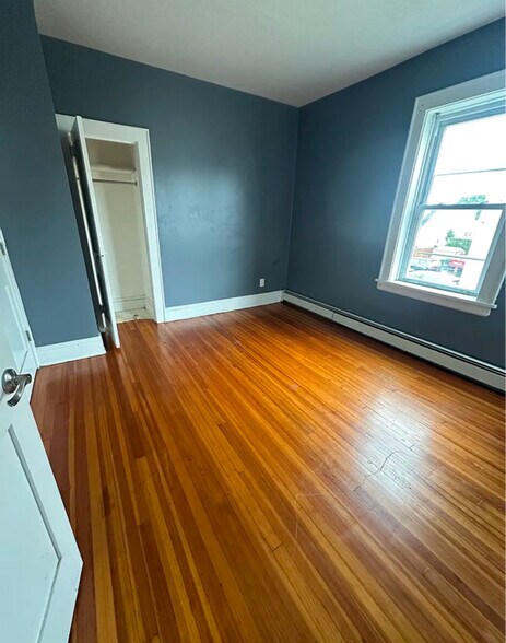 Building Photo - 1101 S Wood Ave
