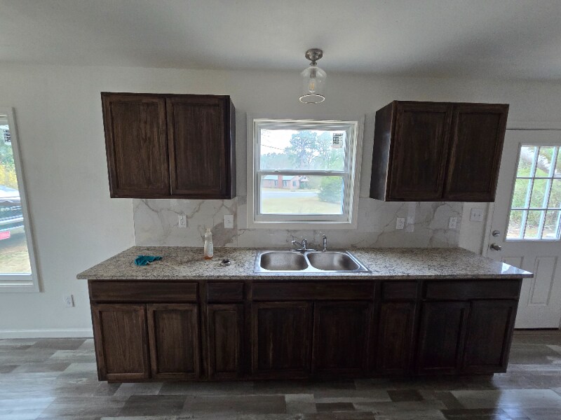 Building Photo - 810 S Cooper Ave