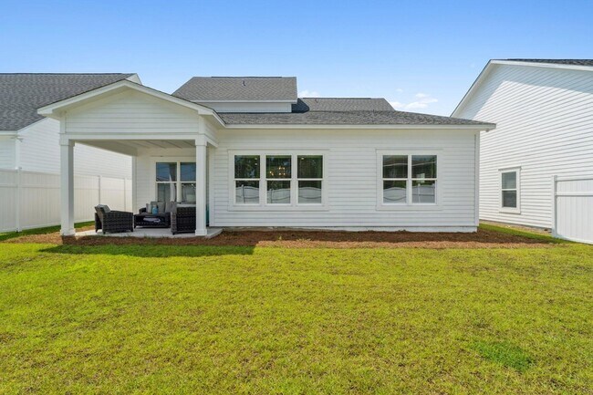 Building Photo - 712 Landing Cir