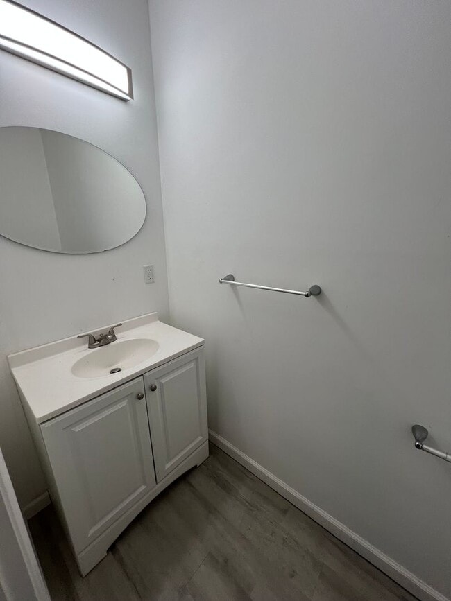 Building Photo - 344-346 Pear Street