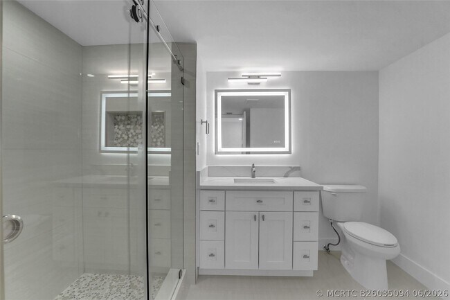 Building Photo - 3900 Galt Ocean Dr