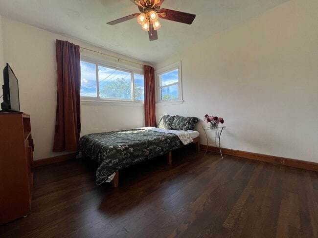 Building Photo - Mid - Century Modern Dream!   WILLOW TERRACE