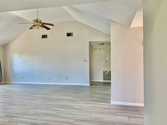 Building Photo - 2903 Bentley Ct