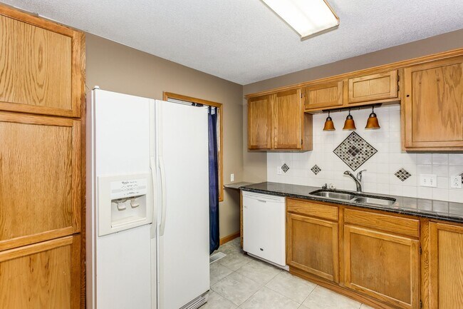 Building Photo - Updated Park City Home for Rent or Rent to...