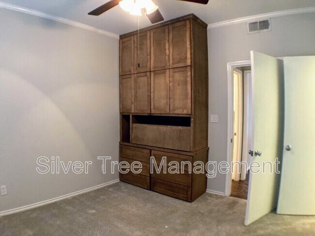 Building Photo - 4405 Bowser Ave