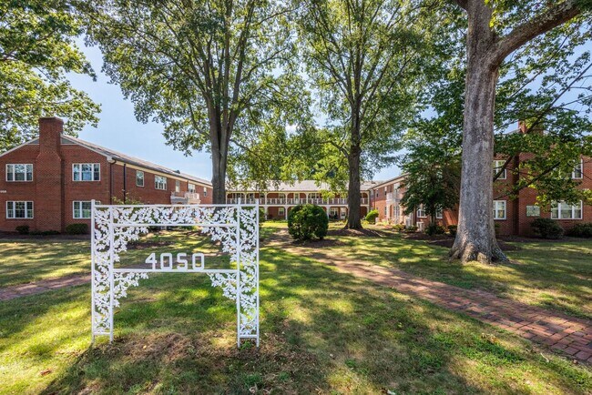 Building Photo - 4050 Forest Hill Ave