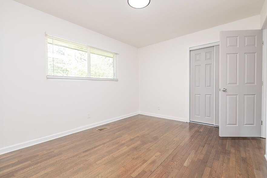 Building Photo - 1506 Janmar Dr