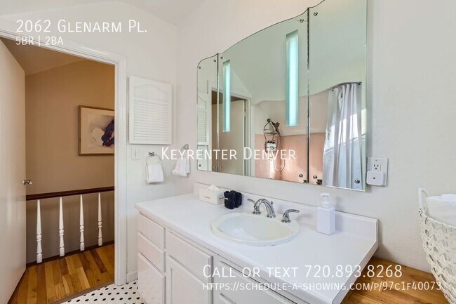 Building Photo - Charming Victorian Home in Downtown Denver...