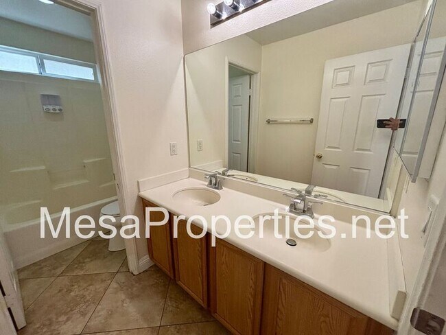 Building Photo - 7440 Freeport Cir