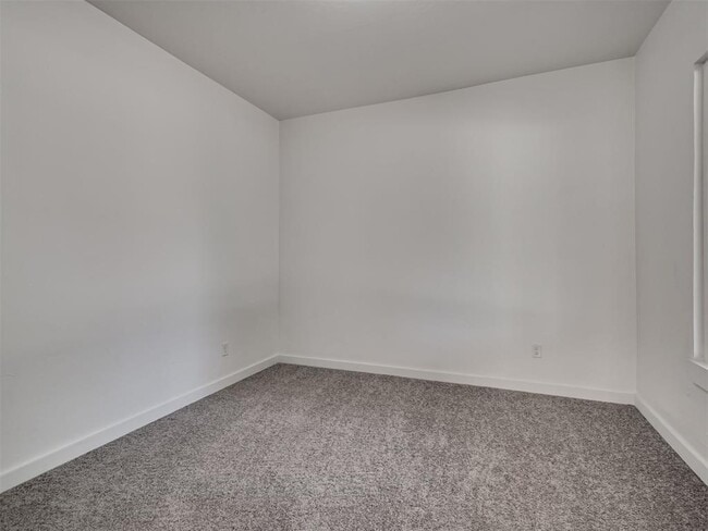 Building Photo - 1814 N Jordan Ave