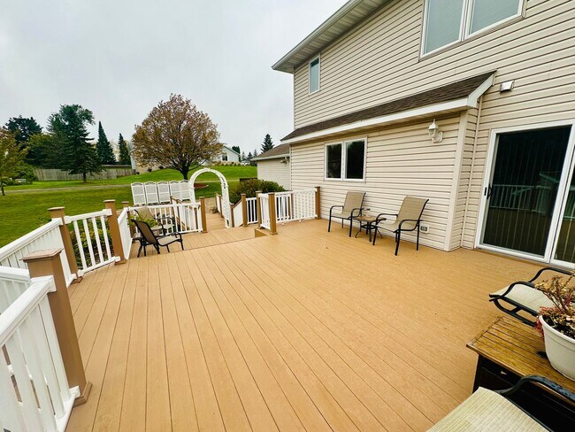 Building Photo - Stunning 6-Bedroom Corner-Lot Home w/ Luxury Finishes & Entertainer’s Layout