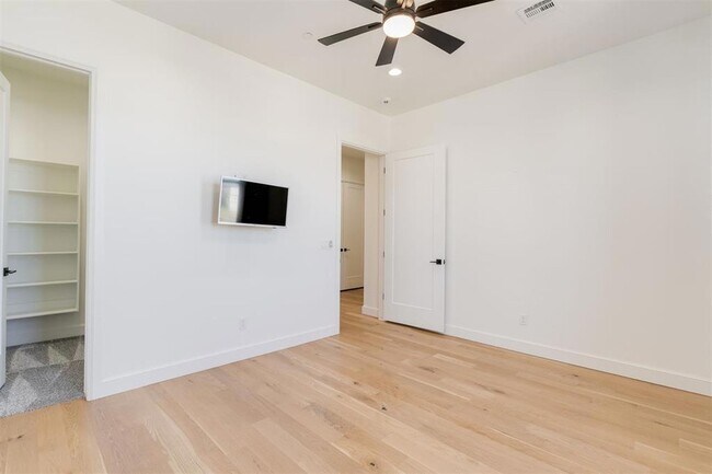 Building Photo - 827 NW 8th St