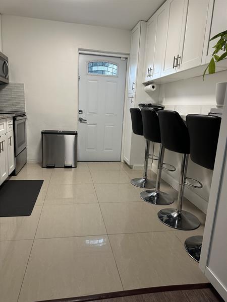 Building Photo - 6104 Cresthaven Ct