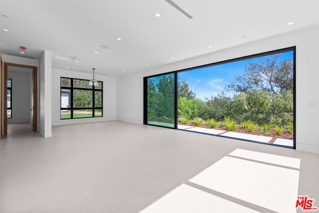 Building Photo - 5340 Whitman Rd