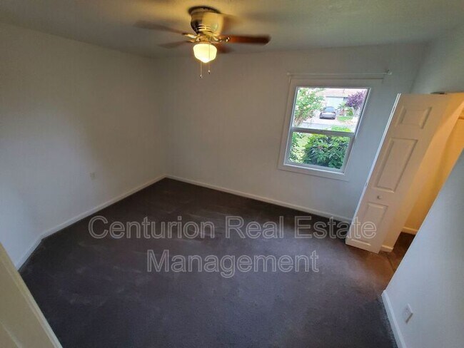 Building Photo - 1036 Queen City Blvd