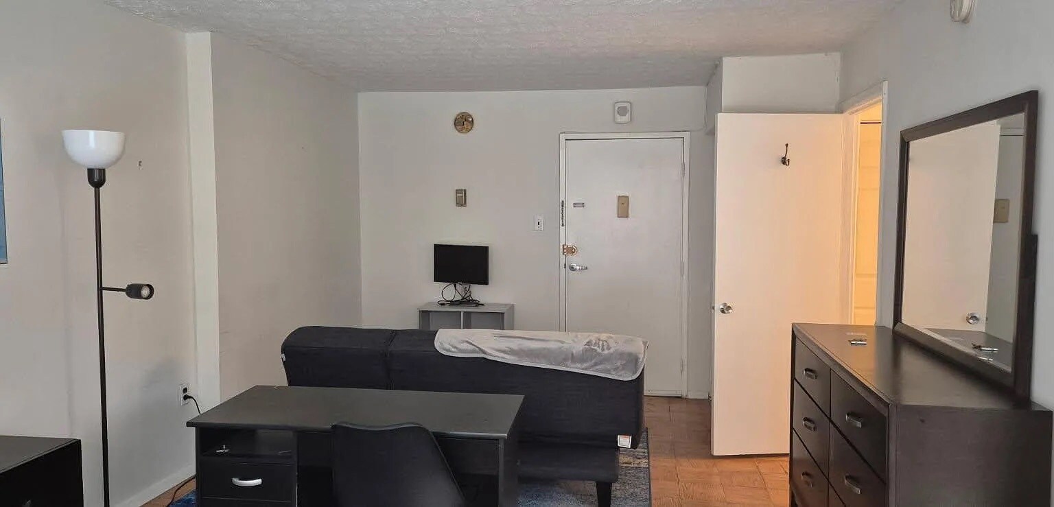 Building Photo - 1440 N St NW