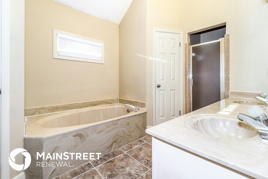 Building Photo - 1041 Trappers Cove