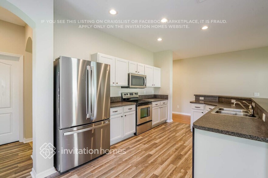 Building Photo - 810 Coade Stone Dr