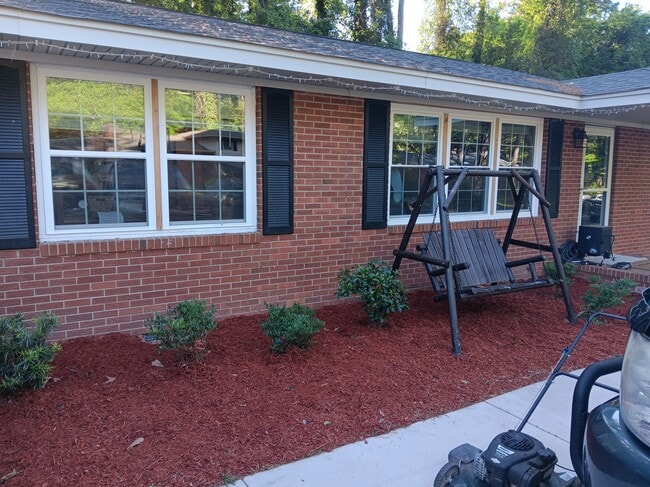 Front Area - 518 Tanager Rd