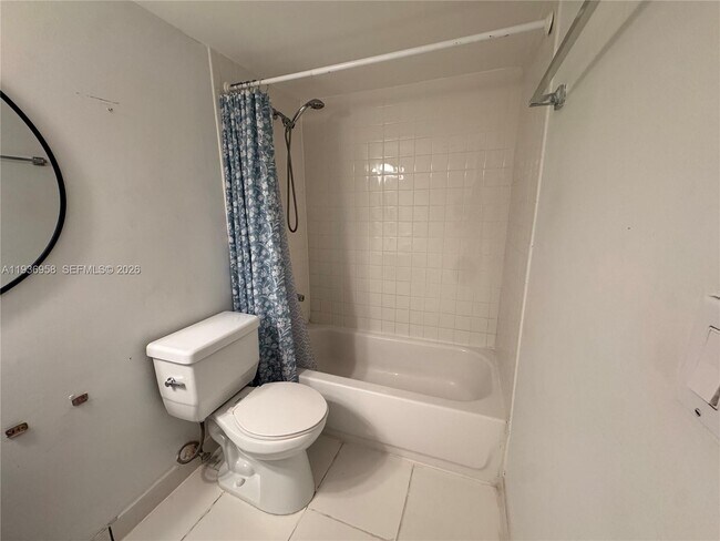 Building Photo - 2821 N Miami Beach Blvd