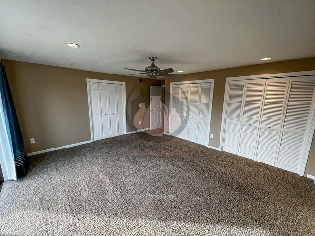 Building Photo - Winter Move in Special* $700 Off First Ful...