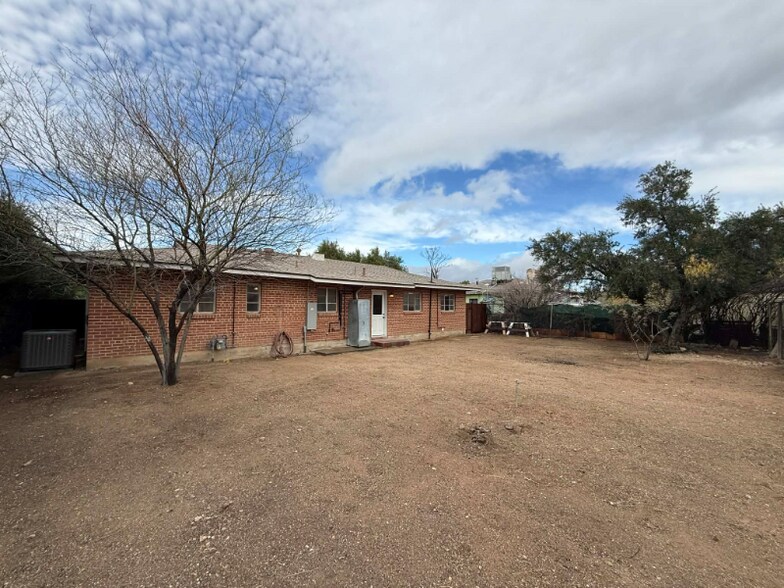 Building Photo - 929 S 4th Ave