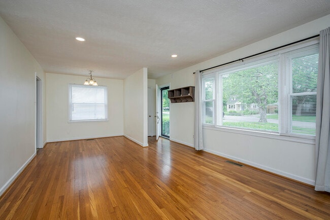 Building Photo - 649 Mitchell Ave