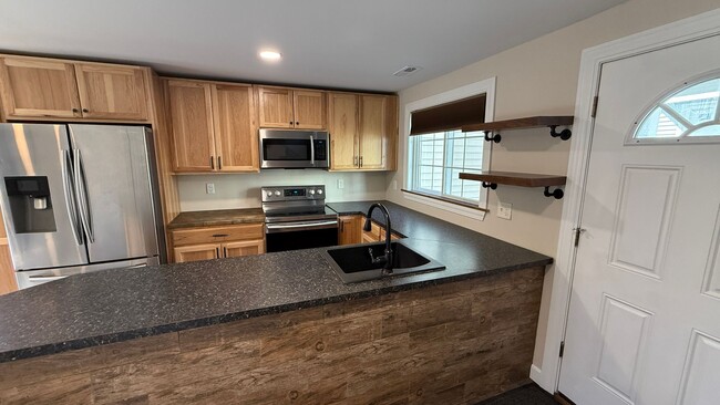 Building Photo - Modern 2-Bedroom Townhouse Condo – Water &...