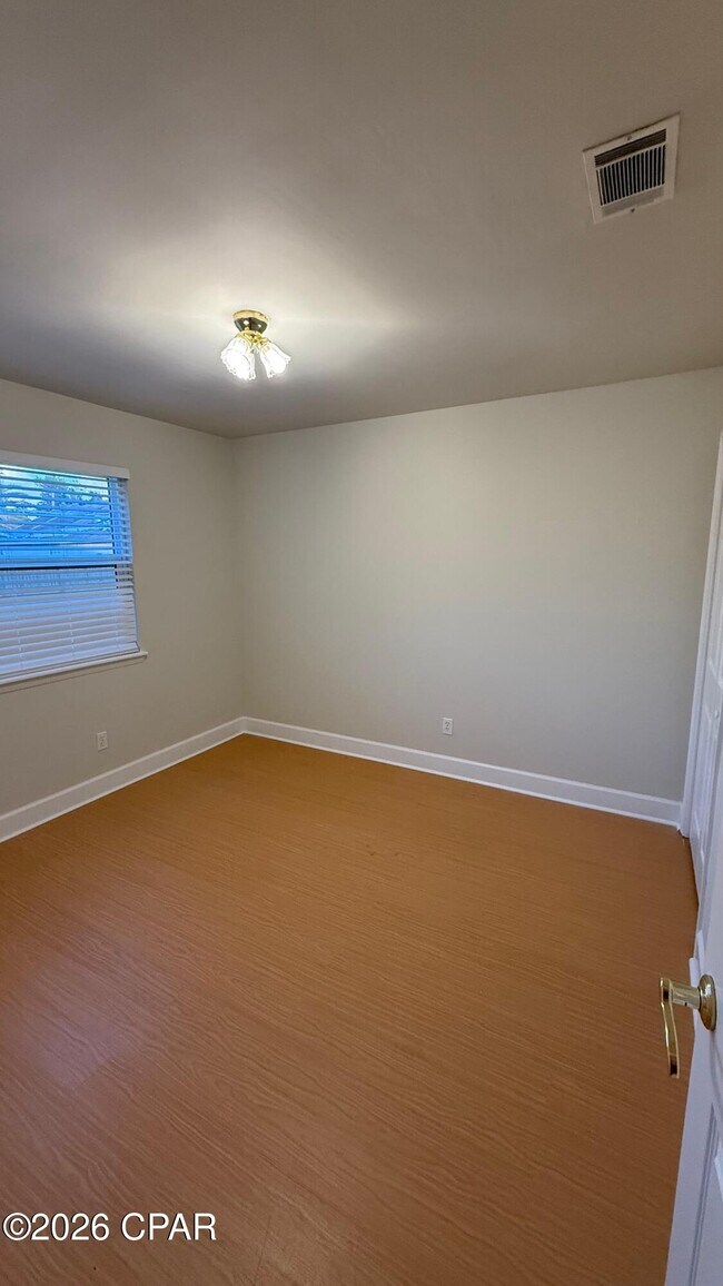 Building Photo - 127 Kacy Ln