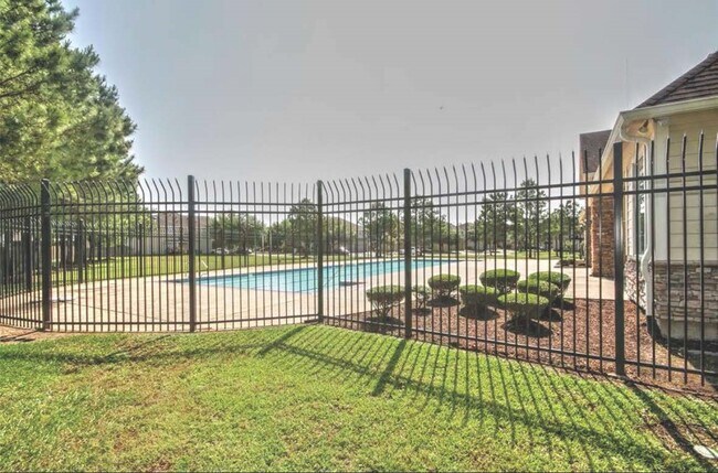 Building Photo - 14403 Fairbuff Ln