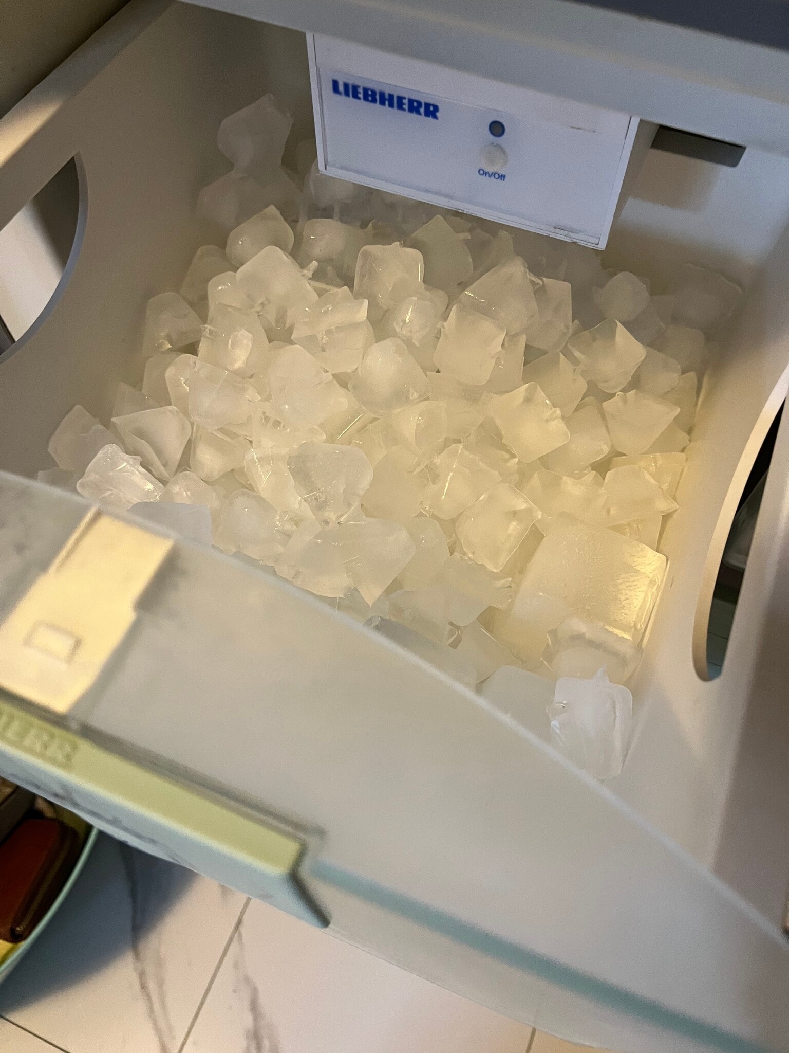 Ice maker - 117 Green St