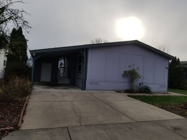 Building Photo - Pet Friendly 4 bedroom 2 bath home with a carport near Albany, OR