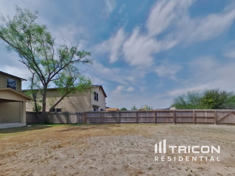 Building Photo - 6139 Plumbago Pl
