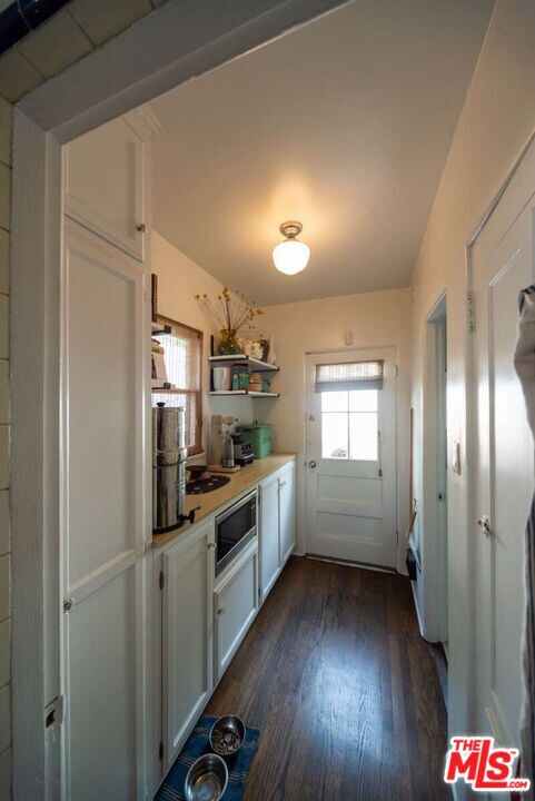 Building Photo - 2424 Canyon Dr