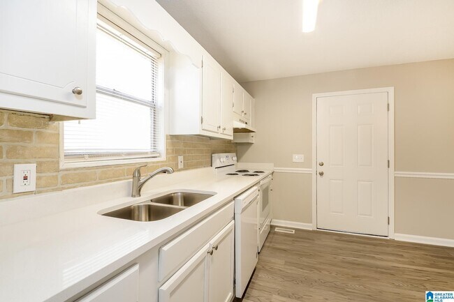 Building Photo - 5019 Shady Grove Ln