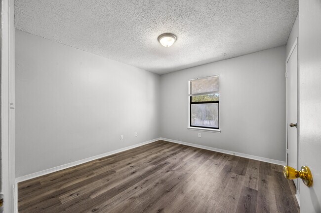 Building Photo - 205 Marquette St