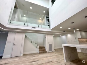 Building Photo - 323 Poinciana Island Dr
