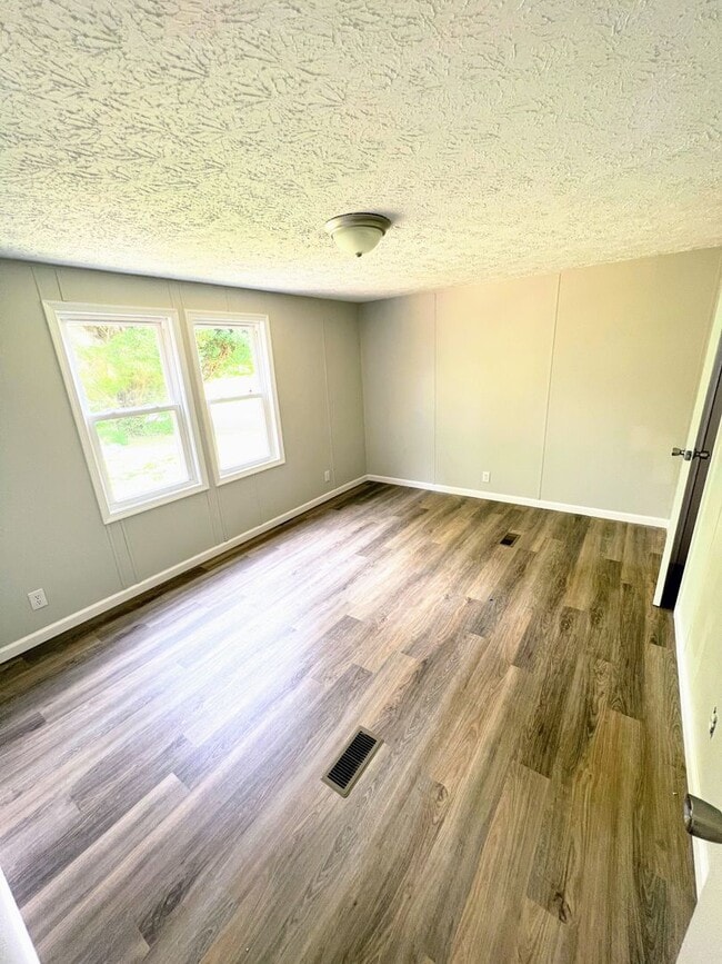 Building Photo - 3 Bedroom Home in Campbell County