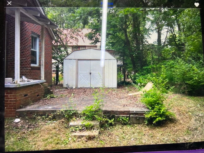 Building Photo - 1313 Winona Ave