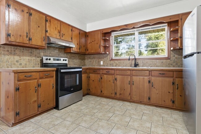 Building Photo - Updated 3BR/2BA Home in Phenix City, AL