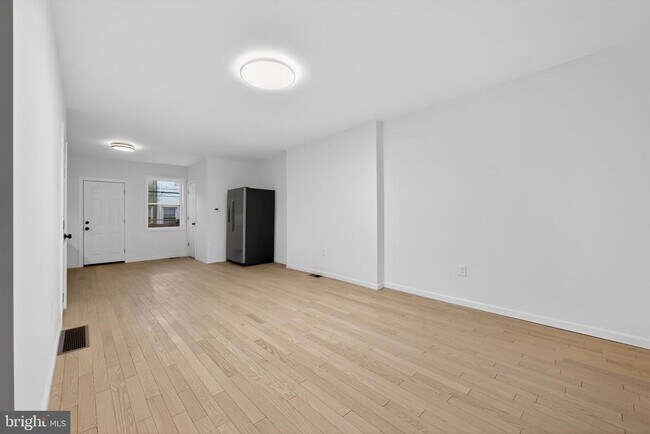 Building Photo - 2710 S Fairhill St