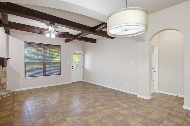 Building Photo - 216 Great Cir Cove