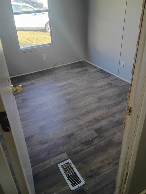 Building Photo - 112 Norris Ave SE