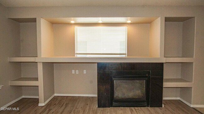 Building Photo - 12841 Tierra Ayala Dr