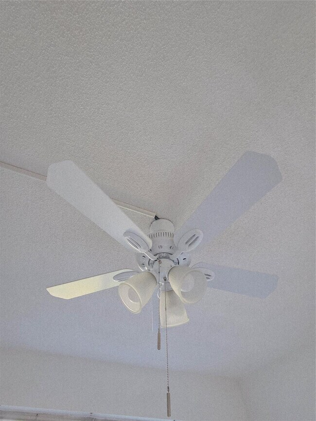 Building Photo - 1007 N 19th Ave