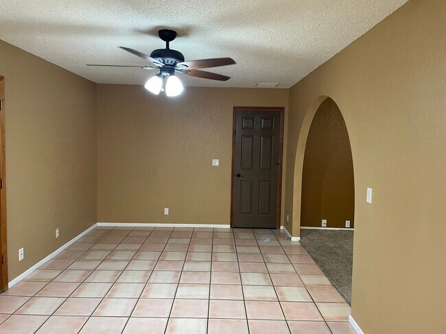 Building Photo - OWNER'S SUMMER SPECIAL-$300 OFF first 3 months! Sparkling Pool Home!